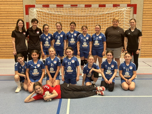 1. weibliche D-Jugend mit den Trainerinnen Melanie Seemann und Katja Ringmayer